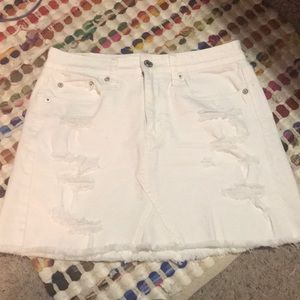 American eagle white distressed skirt